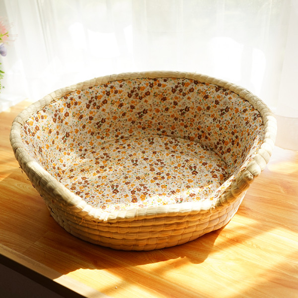 Patogi lova su minkštu pamušalu, tinka katėms