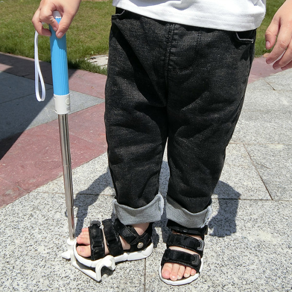 Moodsad poistele sobivad kõrge vöökohaga laste pikad teksad