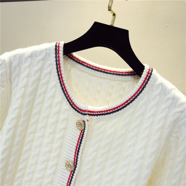 Uut mudelit ümara dekoltee ja nööpidega naiste kampsun