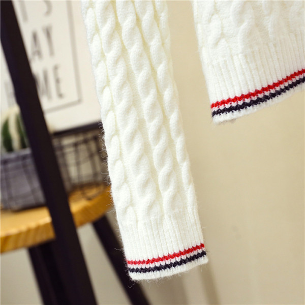 Uut mudelit ümara dekoltee ja nööpidega naiste kampsun