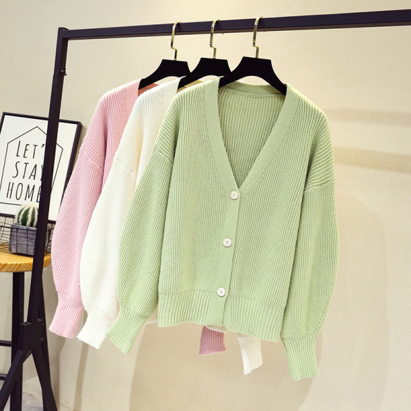 Vesta dama cu decolteu spitz - model lat