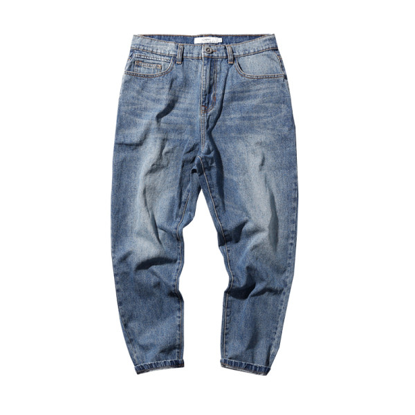 Vienkāršs garo vīriešu džinsu modelis