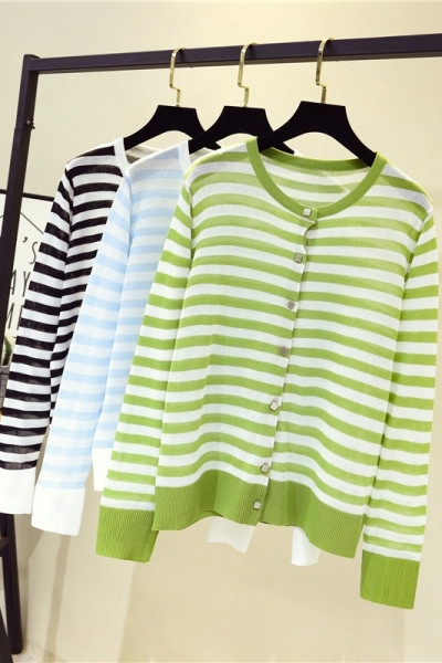 Vesta de dama in dungi cu decolteu rotund