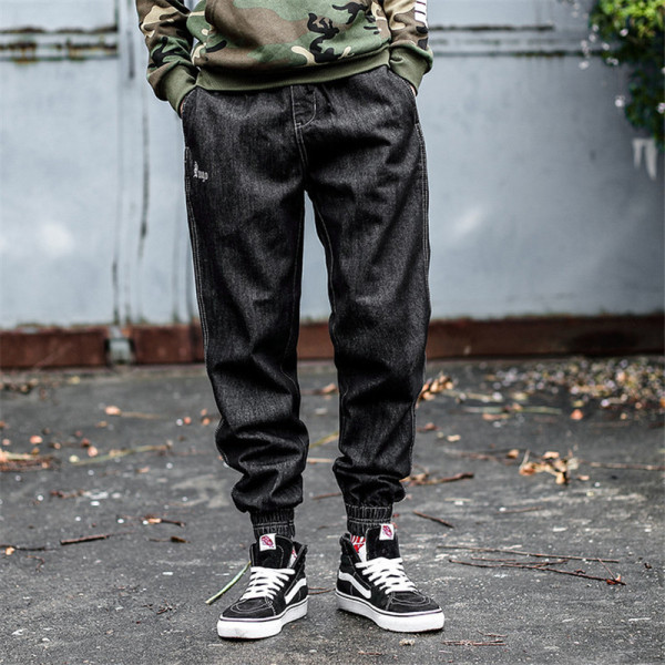 Meeste vabaaja teksad pahkluu taskute ja kummikutega