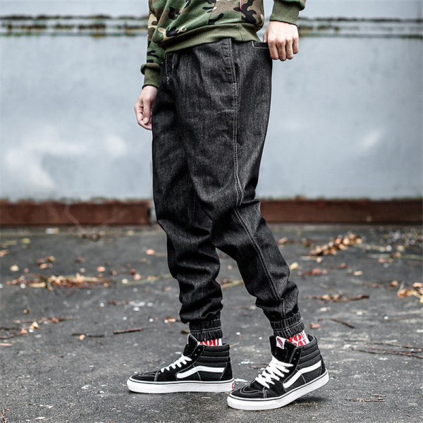 Meeste vabaaja teksad pahkluu taskute ja kummikutega