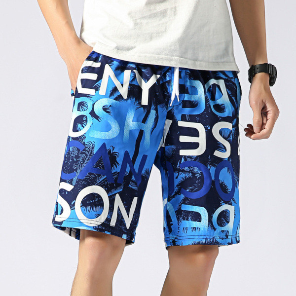 Lipsude ja mustrilise mustriga meeste ujumistrikoo