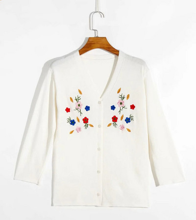 Modern női mellény hímzéssel és 7/8-as ujjakkal