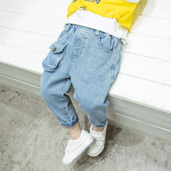 Καθημερινά παιδικά τζιν με τσέπη και φερμουάρ σε μπλε χρώμα