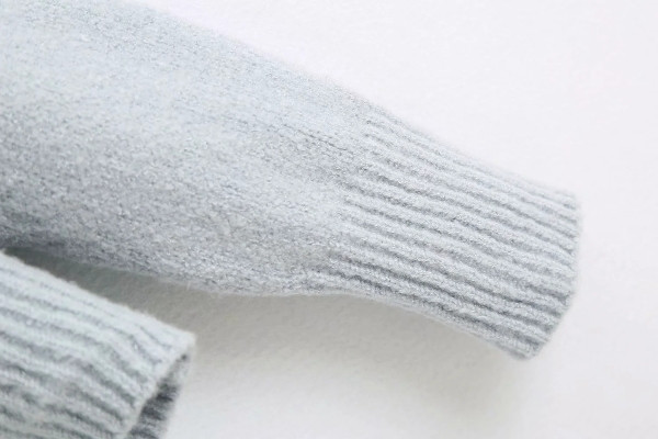 Naiste vabaaja kardigan tikandite ja pikkade varrukatega