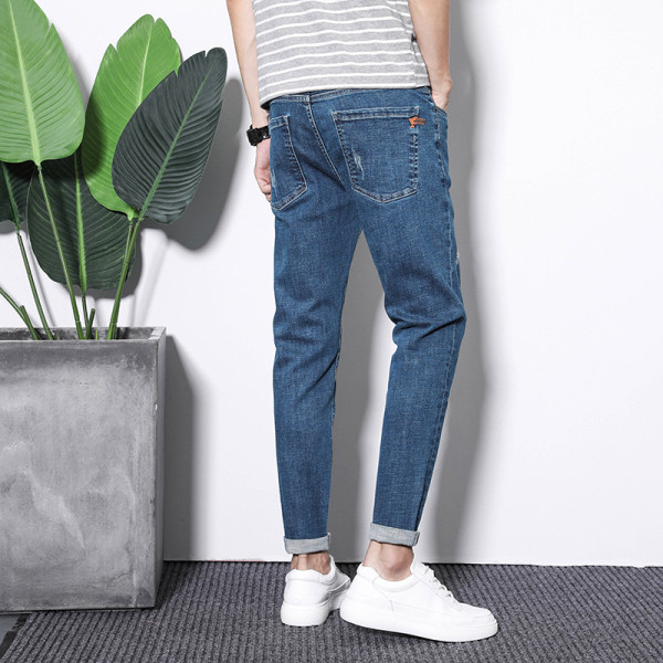 Μοντέρνα μακρύ τζιν με τσέπες - ίσιο μοντέλο