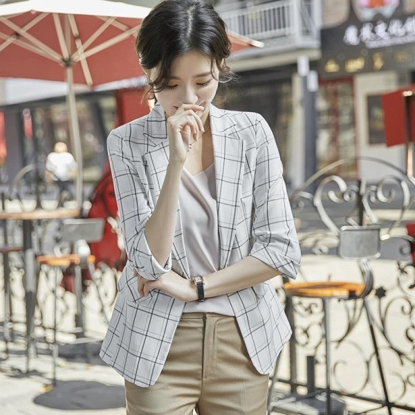 Uus mudel ruuduline lühike jope