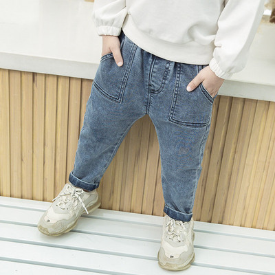 Μοντέρνα παιδικά τζιν με απλικέ και τσέπη