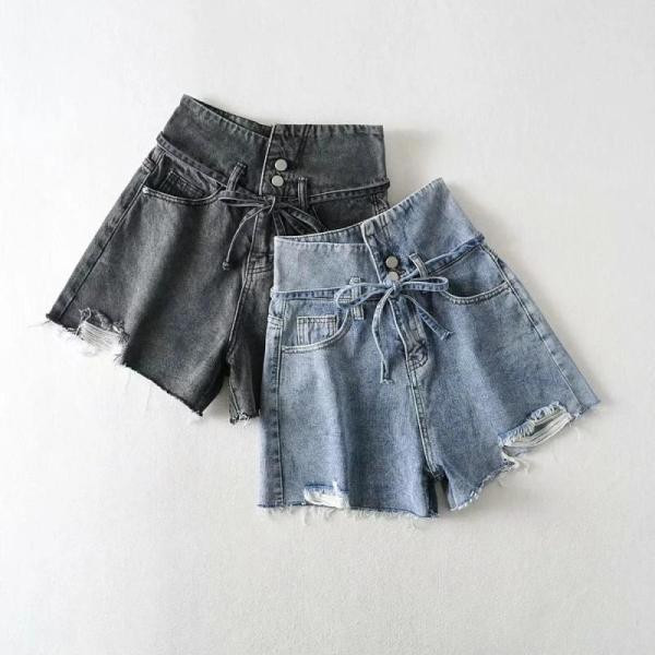 Női rövid farmer magas derékkal, szakadt elemekkel