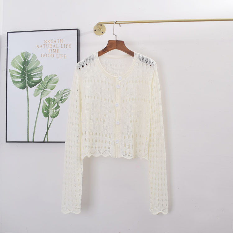 Moderna sieviešu veste - ar apaļu kakla izgriezumu un garām piedurknēm