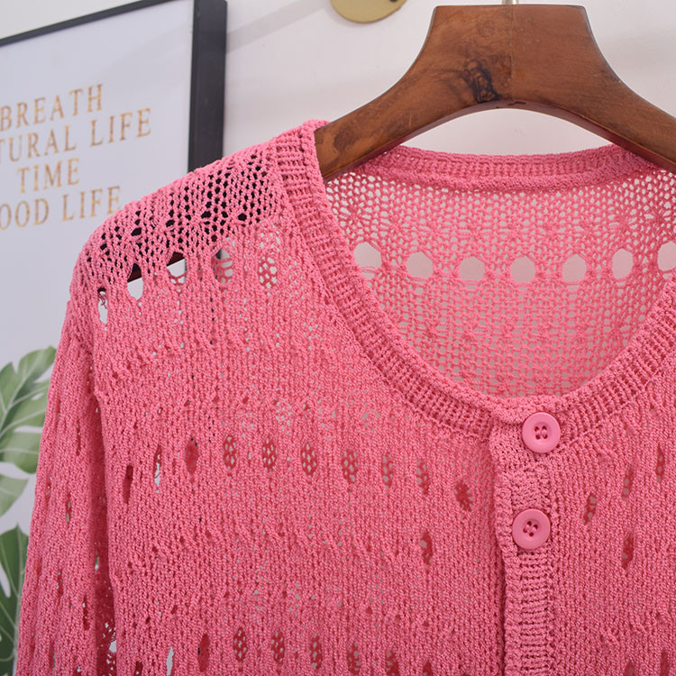 Moderna sieviešu veste - ar apaļu kakla izgriezumu un garām piedurknēm