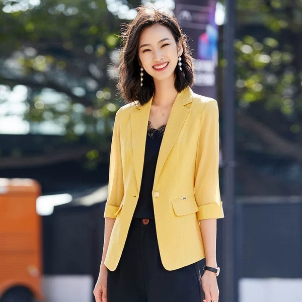 Uue mudeli lühike liibuv tüllvarrukatega jakk