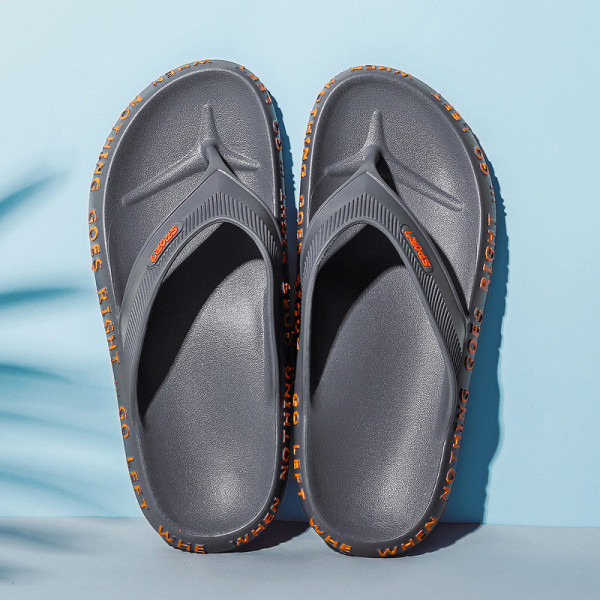 Vīriešu ikdienas čības ar uzrakstu