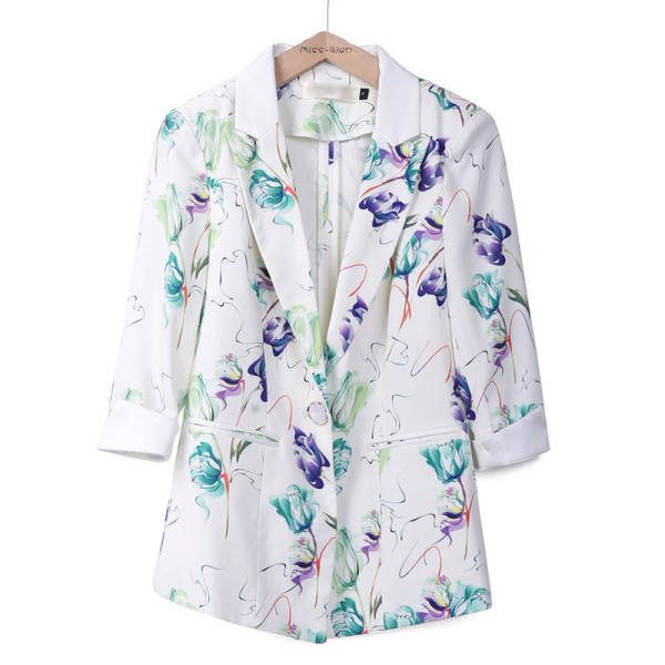 Jauna modeļa īsā jaciņa ar rakstainu rakstu - liela izmēra