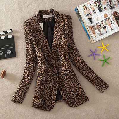 Moderna ženska jakna s leopard desnim krojem