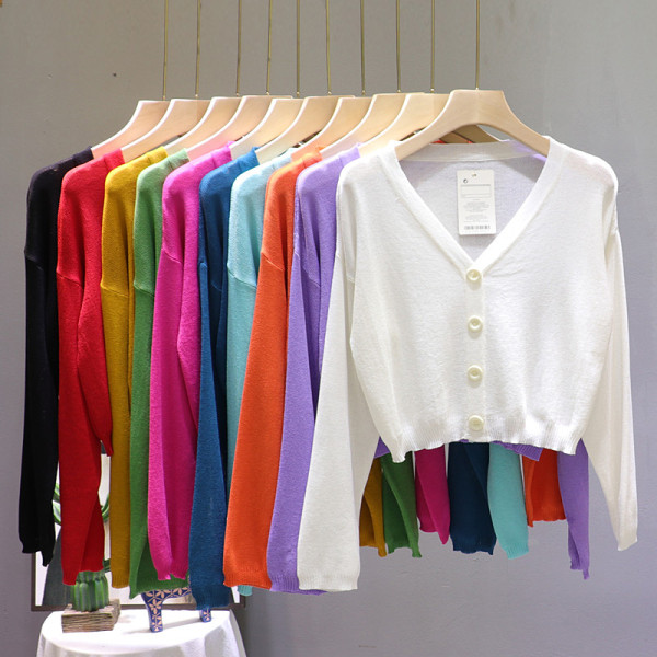 Moderns īss sieviešu jaciņš ar špica kakla izgriezumu