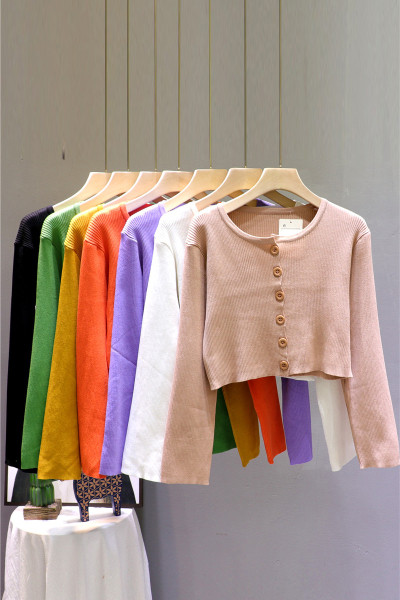 Γυναικεία κοντή ζακέτα με στρογγυλή λαιμόκοψη και κουμπιά