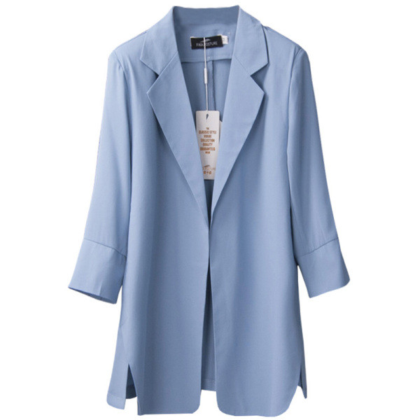 Pikk lai lõhikute ja pikkade varrukatega jope