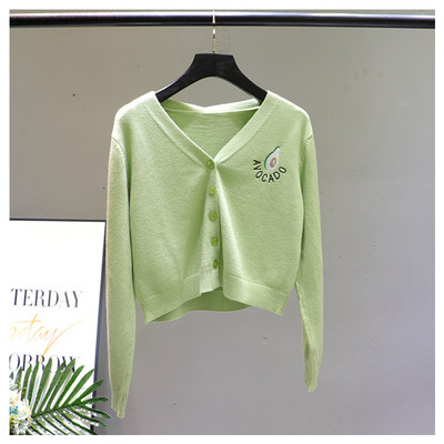 Γυναικεία ζακέτα με κεντήματα και ντεκολτέ 