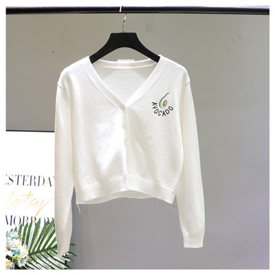 Γυναικεία ζακέτα με κεντήματα και ντεκολτέ 