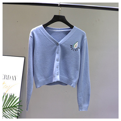 Γυναικεία ζακέτα με κεντήματα και ντεκολτέ 