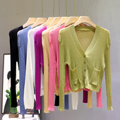 Naiste kahe tasku ja spitsikaelusega vest