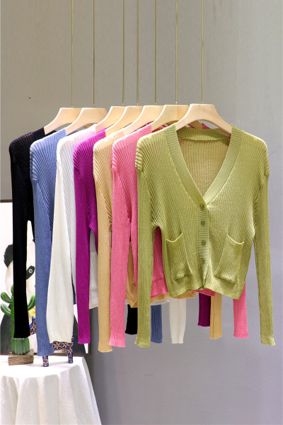 Naiste kahe tasku ja spitsikaelusega vest