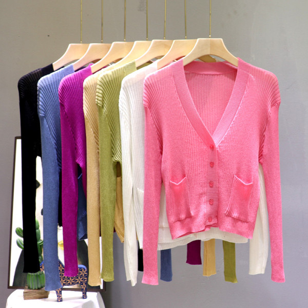 Naiste kahe tasku ja spitsikaelusega vest