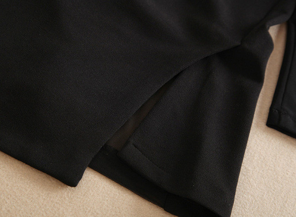 Model de jachetă lungă cu nasture