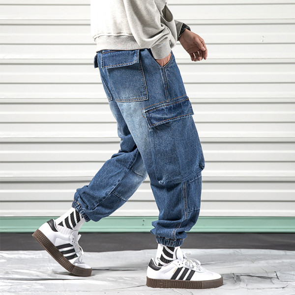 Model larg de blugi barbatesti cu buzunare si elastic