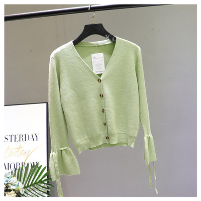 Női mellény lótusz ujjal és spitz nyakkivágással