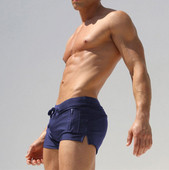 Férfi fürdőruha nyakkendővel és zsebekkel, két színben