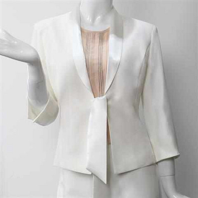 Elegantne naiste lühike paeltega jakk