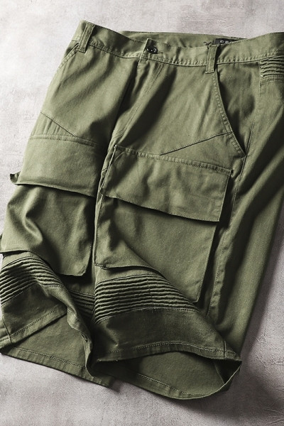 Ανδρικά παντελόνια 3/4 με τσέπες και πράσινο χρώμα