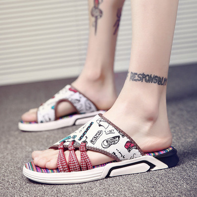 Modern férfi papucs ÚJ modell fűzővel és rátéttel