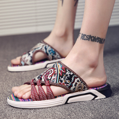 Modern férfi papucs ÚJ modell fűzővel és rátéttel