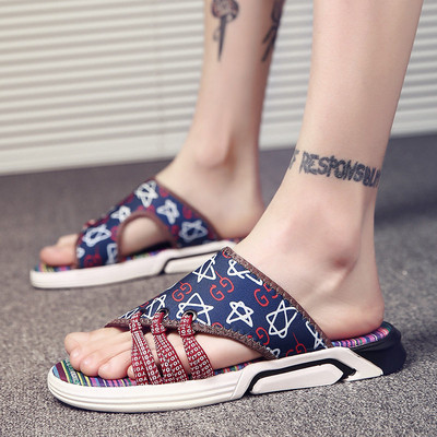 Modern férfi papucs ÚJ modell fűzővel és rátéttel