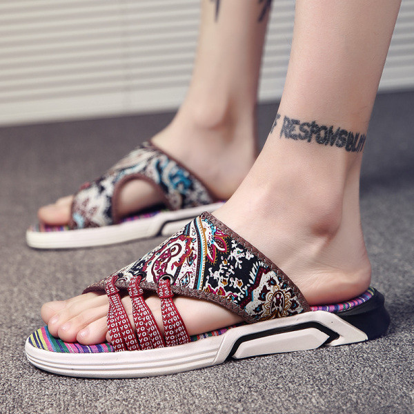 ΝΕΟ μοντέλο ανδρικές καθημερινές  παντόφλες με κορδόνια και απλικέ