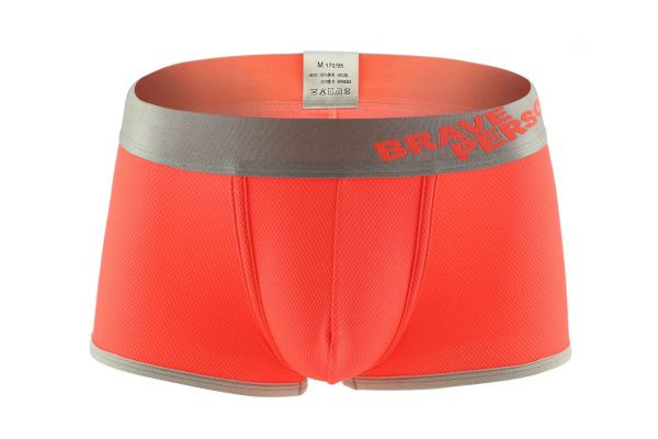 Mitmes värvitoonis kirjaga meeste bokserid