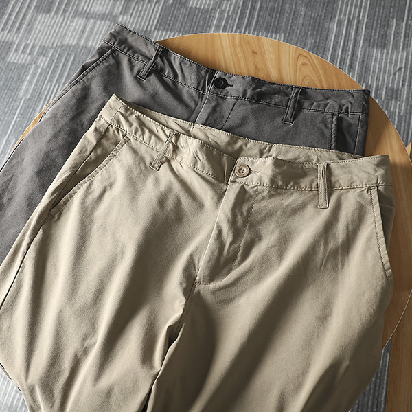 Μοντέρνα ανδρικά σορτς με μήκος 3/4