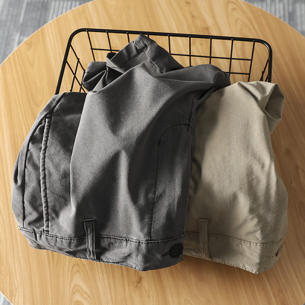 Μοντέρνα ανδρικά σορτς με μήκος 3/4