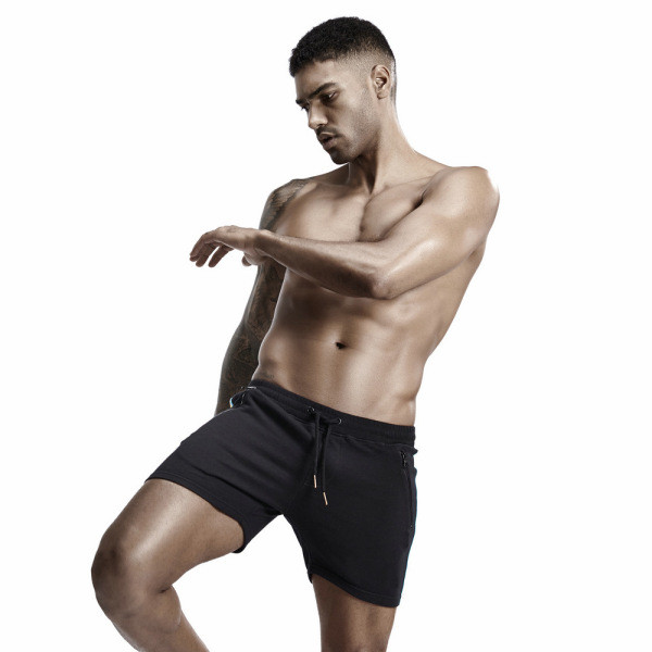 Vabaaja lipsude ja ääristega meeste lühikesed püksid