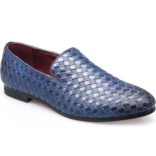 Eko bőrből készült, lapos talpú férfi cipő új modellje