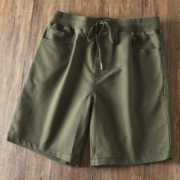 Férfi modern 3/4-es nadrág nyakkendővel