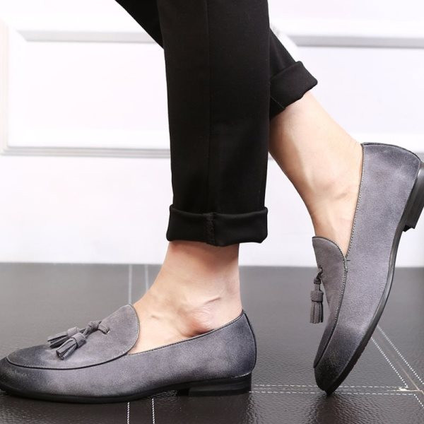 Kolmes värvitoonis tutiga pidulikud meeste kingad