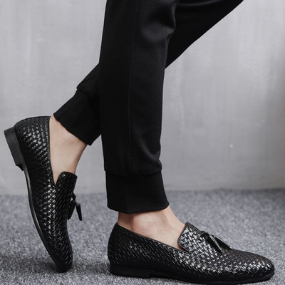 Μοντέρνα ανδρικά παπούτσια από οικολογικό δέρμα με φούντα